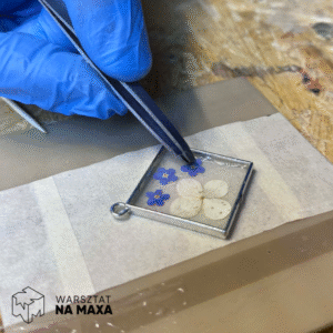 dekoracje z żywicy - breloczek